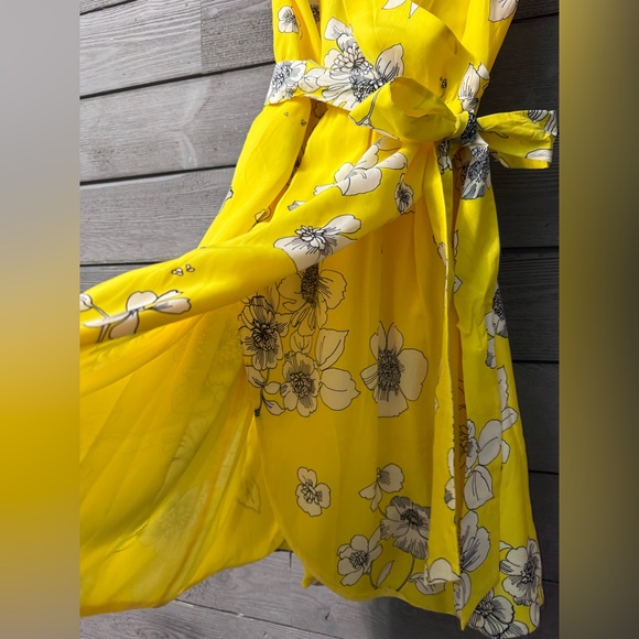NWT Alice + Olivia Susana Yellow Floral Wrap Mini Dress Begonia Citrus Sz 10 - Picture 8 of 15